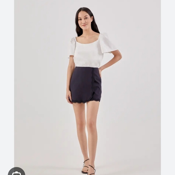 Love Bonito NWT White Butterfly Blouse - Picture 3 of 5